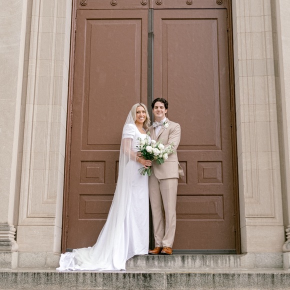 Wedding Dress - Picture 4 of 8